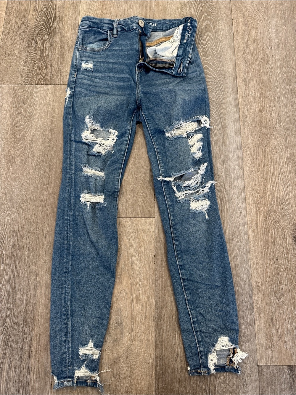 American Eagle Outfitters Ripped Medium Blue Curvy Hi-Rise Jeans